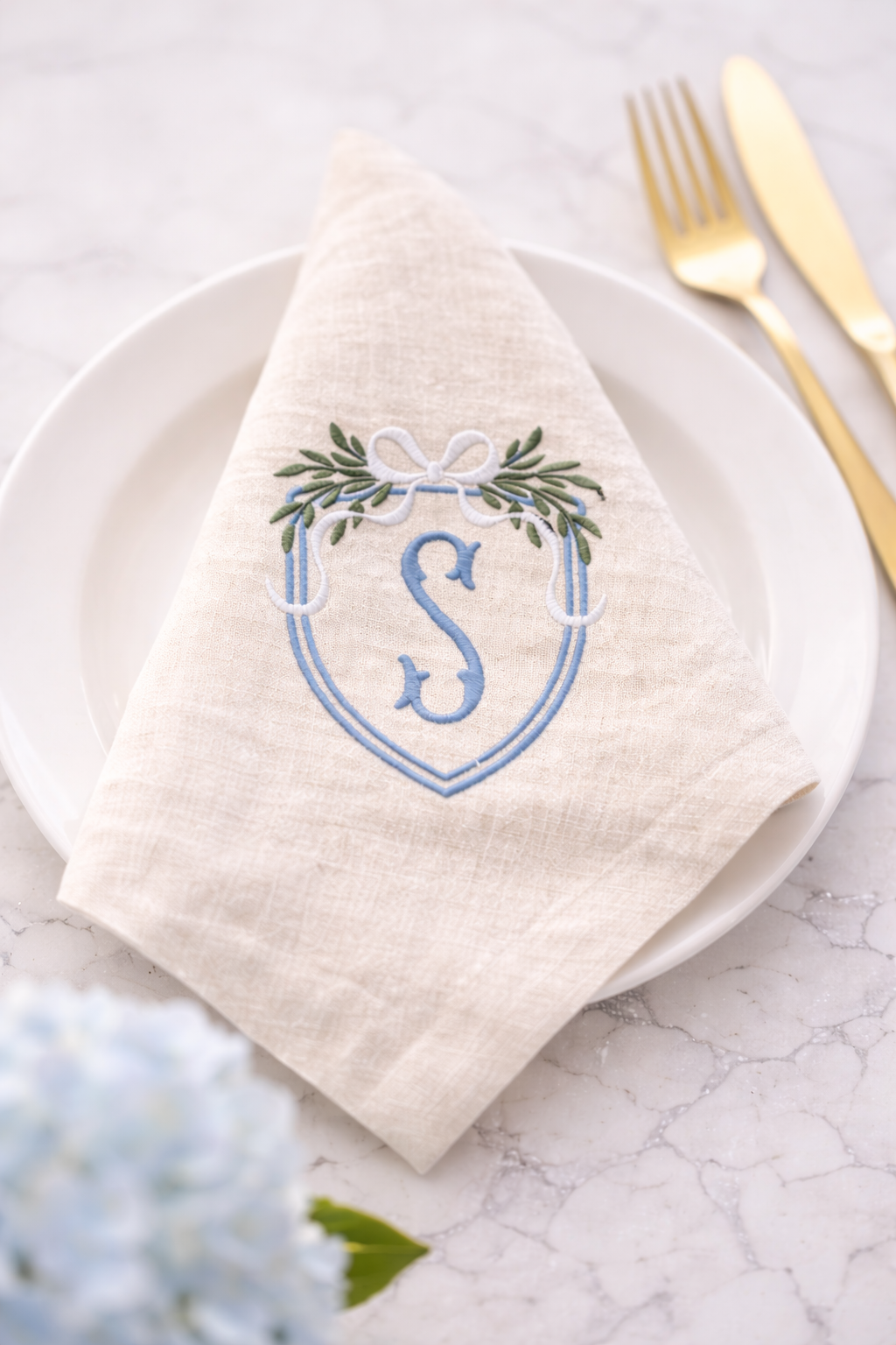 The Heirloom Crest Napkin – Set of 4